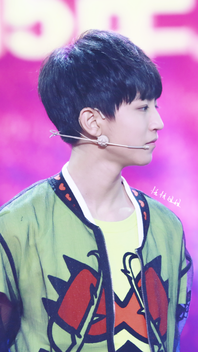 #王俊凯# #TFBOYS王俊凯# #TFBOYS:150208 北京卫视春晚录制 cr:TangBabe_