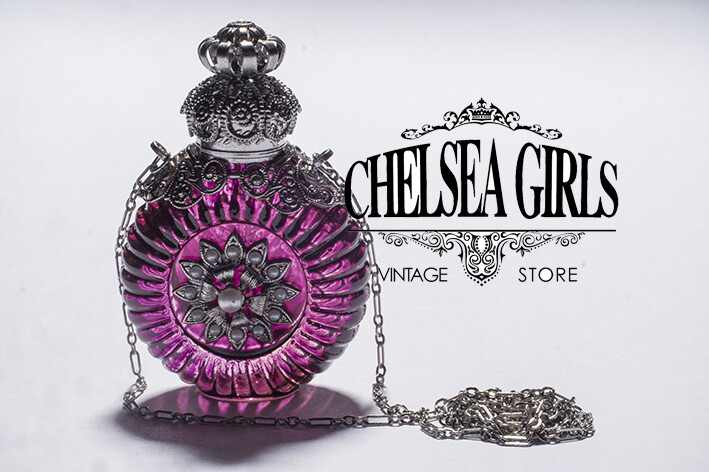 1950s粉色水晶玻璃古董香水瓶项链 （高6厘米 宽4厘米 厚2厘米 链长38x2厘米）