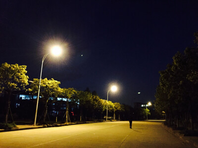 校园夜景