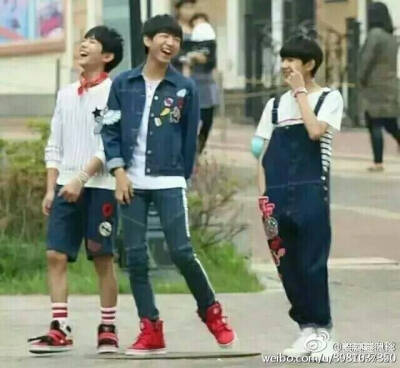 TFBOYS三只，笑什么呢？那么开心