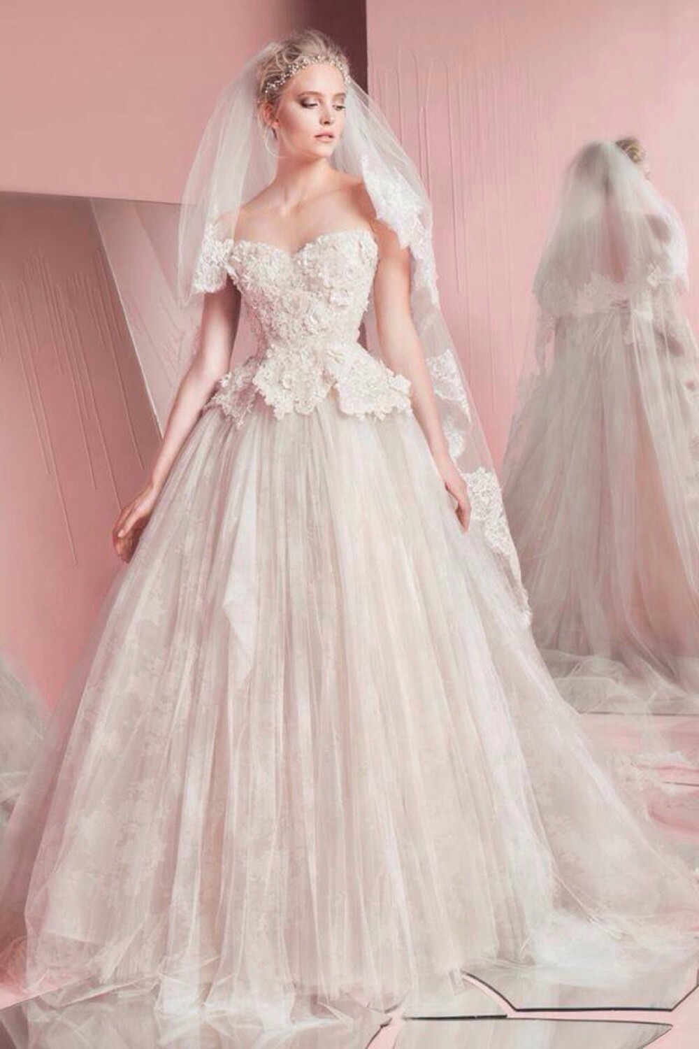 【定格在华服霓裳】Zuhair Murad Spring 2016 婚纱系列！