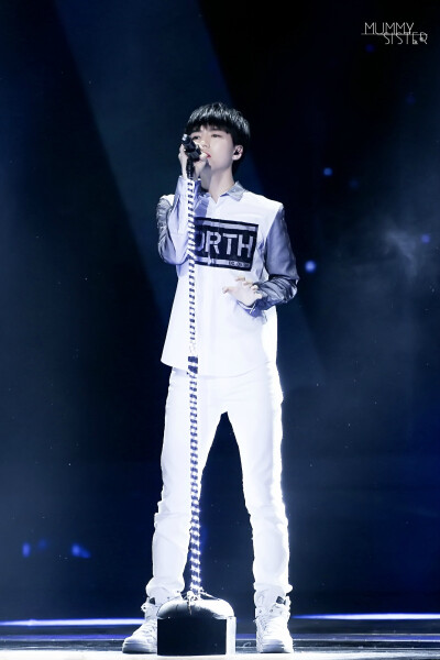 TFBOYS王俊凯 2015.04.13 第15届音乐风云榜年度盛典表演现场。