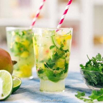 夏日炎热 来一杯水果mojito 