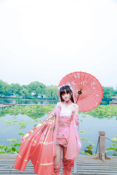 角色 朔雪秀萝 cn: 龙萤