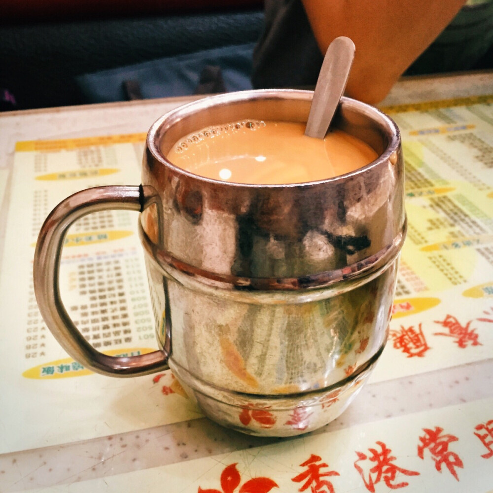 奶茶一般，茶杯不错。#淡水的港式茶餐厅#