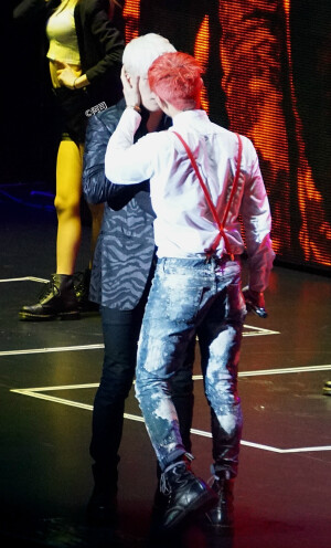 BIGBANG WORLD TOUR MADE IN 广州 胜利 GD 龙tory CR:阿司