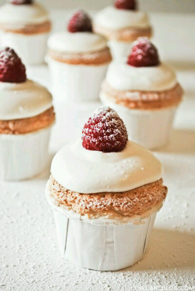 snow angel cupcakes