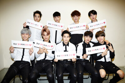 EXO 金珉硕 Xiumin 张艺兴 Lay 金钟大 Chen 吴世勋 Sehun 朴灿烈 Chanyeol 金钟仁 Kai 金俊勉 Suho 都暻秀 D.O. 边伯贤 Baekhyun 【EXO PLANET #2 – The EXO’luXion – in TAIPEI】