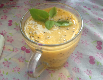 好喝的火龙果芒果汁