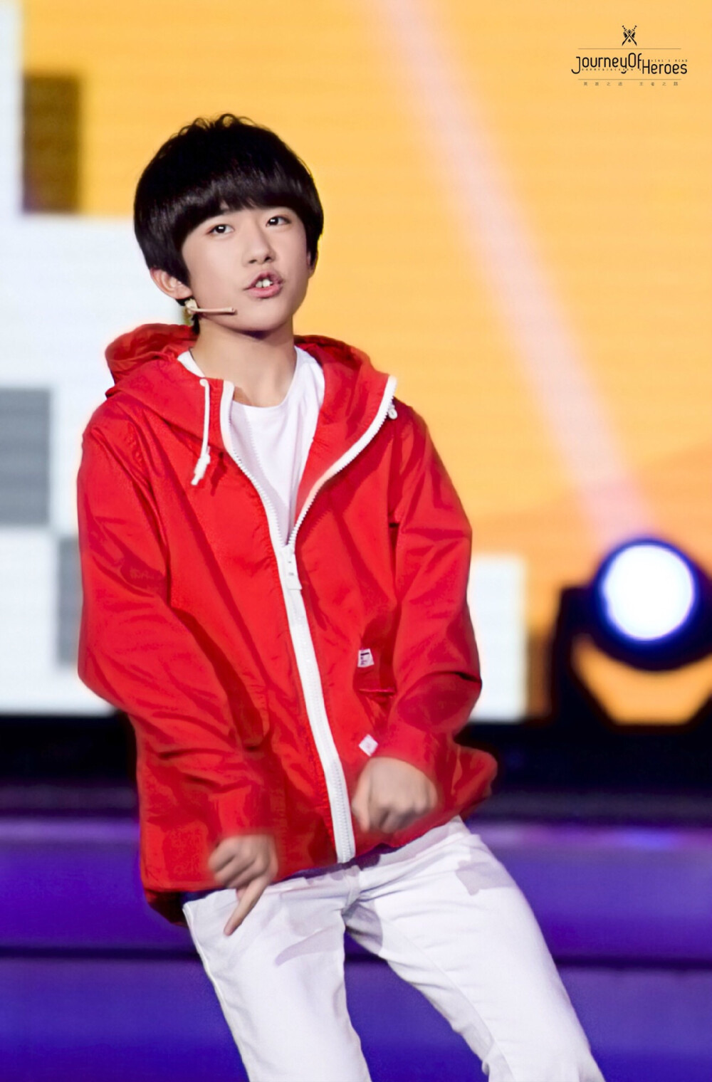 TFBOYS tfboys 易烊千玺 玺子哥 千总 千猴 1128 舞蹈 编舞 书法 变脸 苹果头 弟控 男友力 轻松熊 低音炮 调皮鬼 眉毛杀 梨涡少年 goodboy