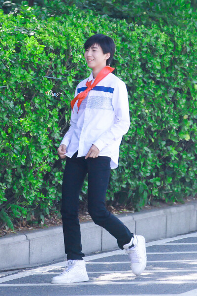 #王俊凯# #TFBOYS王俊凯# #TFBOYS:150516-0522 首尔cr：caro无line只有王俊拽的革命生涯