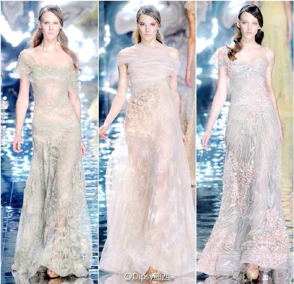 Elie Saab Haute Couture S/S 2010，五年前的高订系列，主题为“Aquatic Garden”，珍珠贝母雪纺亮片象征花园中各式花瓣与露珠，波光涟漪的视觉效果描绘的是阳光照射于水生植物园中水珠与水面的莹莹反光.....[色][色][色]