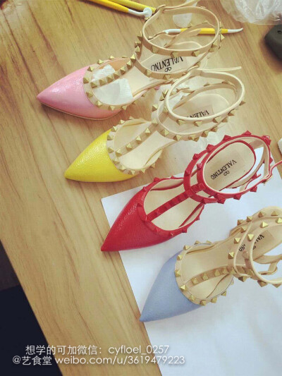华伦天奴经典高跟鞋，只不过这些是用翻糖1：1做出来的，想学的童鞋可以约课咯