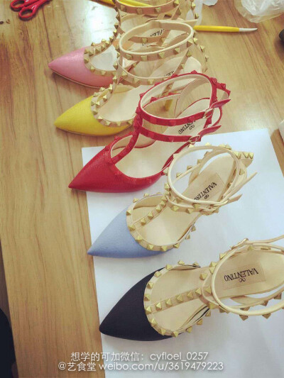 华伦天奴经典高跟鞋，只不过这些是用翻糖1：1做出来的，想学的童鞋可以约课咯