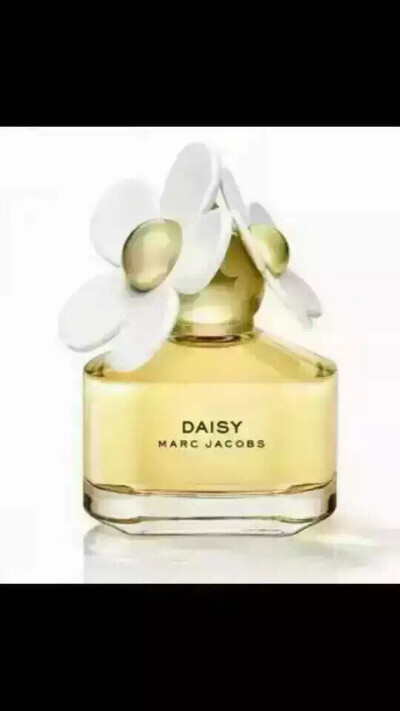 Marc Jacobs Daisy 馬克雅可小雛菊到货，清香花調淡香水EDT100m特价458香调：明亮花香调 前味：野草莓、紫萝兰、葡萄柚 中味：槴子花、紫萝兰花瓣、茉莉花瓣 后味：麝香、香草、白木