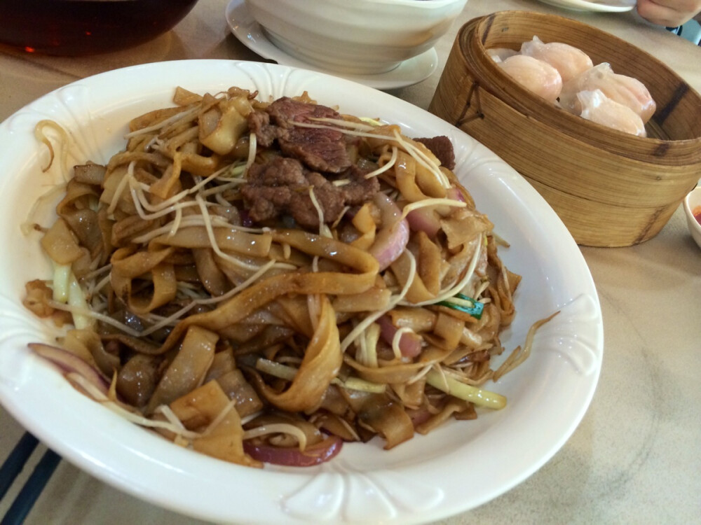 港式早茶 虾饺 美食干炒牛河