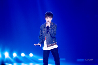 #王俊凯# #TFBOYS# 141126梦想星搭档 cr：说好的Karry呢