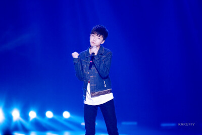 #王俊凯# #TFBOYS# 141126梦想星搭档 cr：说好的Karry呢