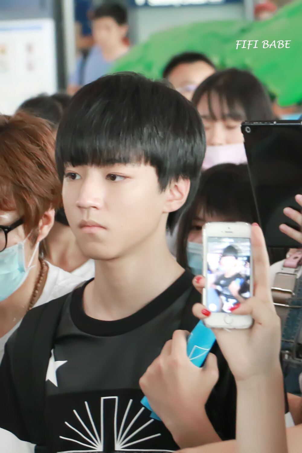 王俊凱# #tfboys王俊凱# #tfboys# 150622 北京至重慶 cr:和凱皇移痧