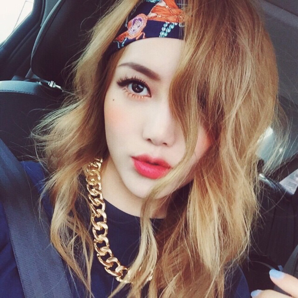 朴惠敏韩国彩妆达人女头像