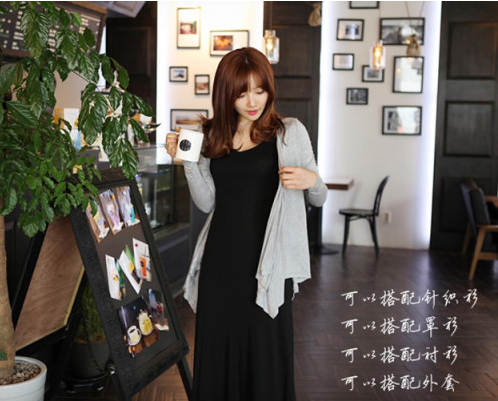  http://item.taobao.com/item.htm?spm=a1z10.1-c.w4004-11401500424.16.AhDOhT&amp;amp;id=520253187282 百搭显瘦的一款哦，春夏皆好搭配，小西装。皮草。皮衣。大衣。开衫，套头的毛衫或者开衫。都很大牌。单穿也巨好看。只要绑一根皮带就OK，真的很棒呢！！！