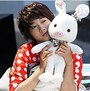 猪兔子公仔韩国原装正版原来是美男兔子毛绒玩具生日礼物女