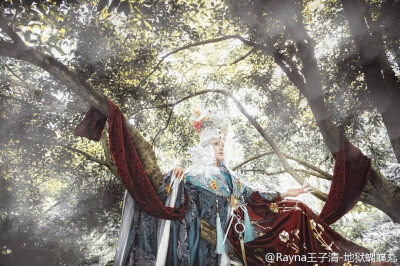 @Rayna王子清-地狱蝴蝶丸：#幻城#渊祭·莲姬：at自己【一切星宿皆由我创造，世间所有恩怨纠葛都是我手下的游戏。】人设：@耀客传媒 摄影@E森_作坊 服装造型@造型师雾小雪 @冰俏VIVICE @Steampunk深度中毒的卯仙 ，假…