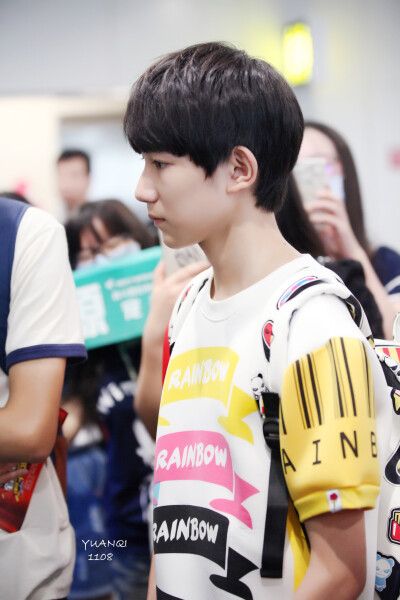 TFBOYS王源 150622北京赴南京 cr:YUANQI_0425