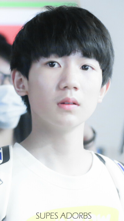 TFBOYS王源 150622 北京赴南京 cr：SupesAdorbs