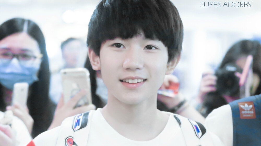 TFBOYS王源 150622 北京赴南京 cr：SupesAdorbs