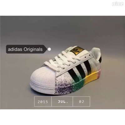 阿迪达斯Adidas运动鞋