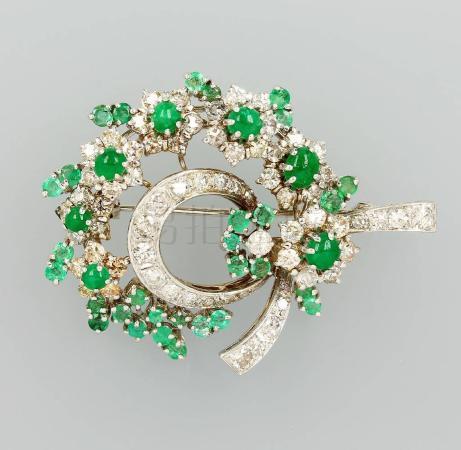 绿宝石和钻石胸针。一束花风格，圆斜面的祖母绿总约4.00ct，钻石总约2.20 CT威赛尔顿/ vs-p，约13.70克，约3.5 x4.5厘米
