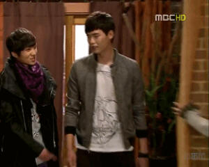 ＃安氏兄妹＃Krystal郑秀晶对李钟硕的报仇（**保护器～也是醉了๑• . •๑）