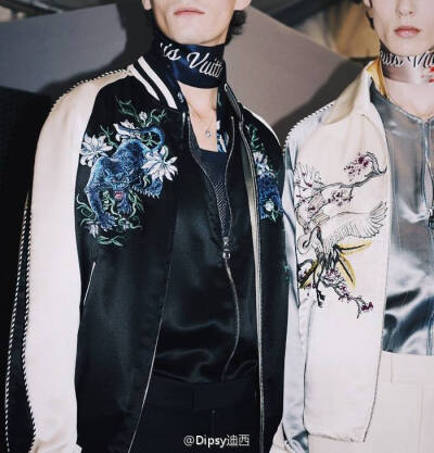 Louis Vuitton Menswear ss16，这季LV跟艺术工作室合作的刺绣夹克衫就还是很喜欢的…转自微博