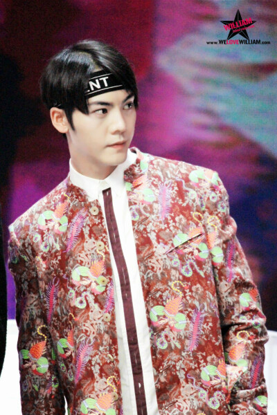 小样还有谁能比我帅