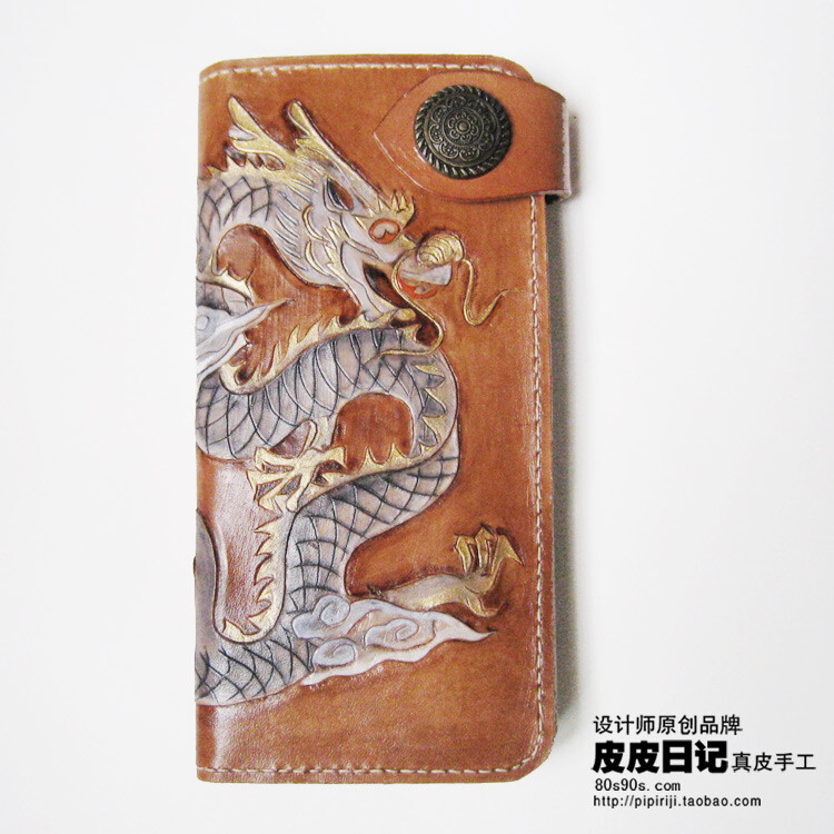  http://pipiriji.taobao.com皮皮日记(原创手工设计师品牌)，淘宝搜店铺：皮皮日记。一个设计师的头层牛皮羊皮真皮手工店，材料为头层牛皮羊皮，真皮包包、真皮发夹发箍、胸针项链饰品、真皮小件等等，独家原创设计、倾心制作。原创设计，献给独一无二的你。