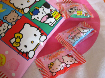 糖果 Hello Kitty 凯蒂猫 相关周边 动漫 家居 女装 饰品 搭配 美食 美甲 壁纸 玩偶 挂件