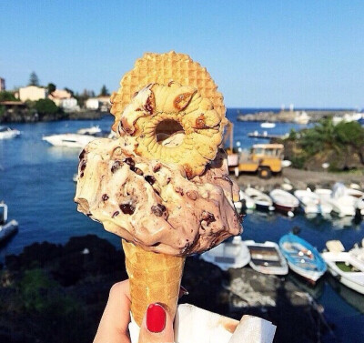 * 夏天 巧克力 脆皮 果仁碎 曲奇 奶油 咖啡 甜筒 冰淇淋 雪糕 *