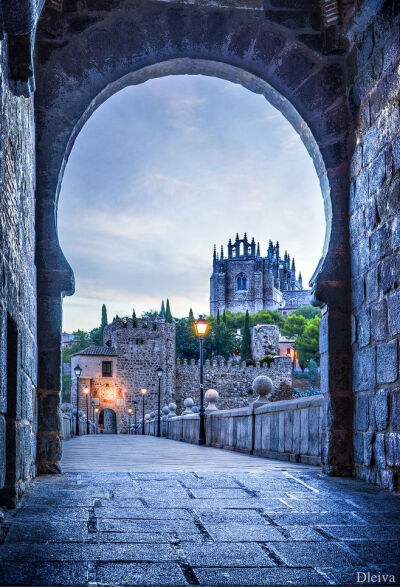 Medieval Portal, Toledo, Spain 中世纪的门户，托莱多，西班牙