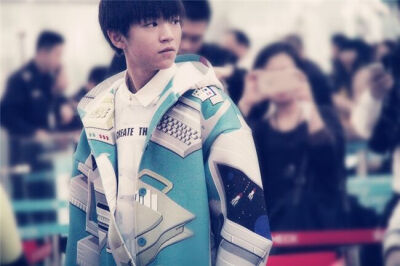 #王俊凱# #TFBOYS王俊凱# #TFBOYS#20141230 深圳-南京 cr：logo