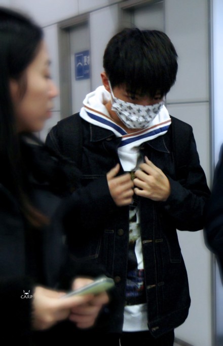 #王俊凯# #TFBOYS王俊凯# #TFBOYS# 141126 北京至重庆 cr：logo