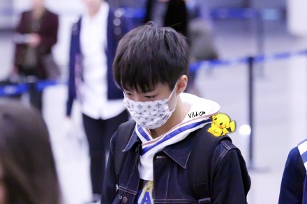 #王俊凯# #TFBOYS王俊凯# #TFBOYS# 141126 北京至重庆 cr：logo