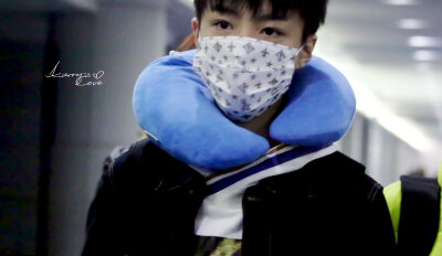 #王俊凯# #TFBOYS王俊凯# #TFBOYS# 141126 北京至重庆 cr：KarrysLove凯旋站