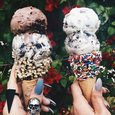 【夏日就要拿着甜筒到处街拍】夏天 冰激凌 雪糕 甜筒 脆皮 icecream