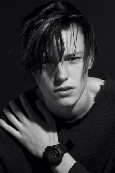 瑞典女模Erika Linder 神似莱昂纳多