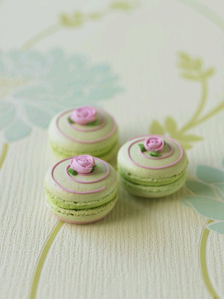 玫瑰抹茶马卡龙，甜品，可爱，萌萌哒~