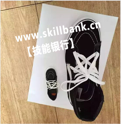 【http://www.skillbank.cn/class/detail/2524】来自技能银行粘土达人“白日曛 ”——想知道哪双是真哪双是假？点开链接问问老师！~