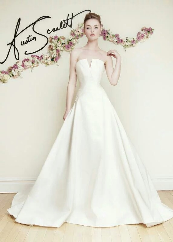  Austin Scarlett Bridal Spring 2016 Collection 灵感来自“胜利女神的翅膀” 。