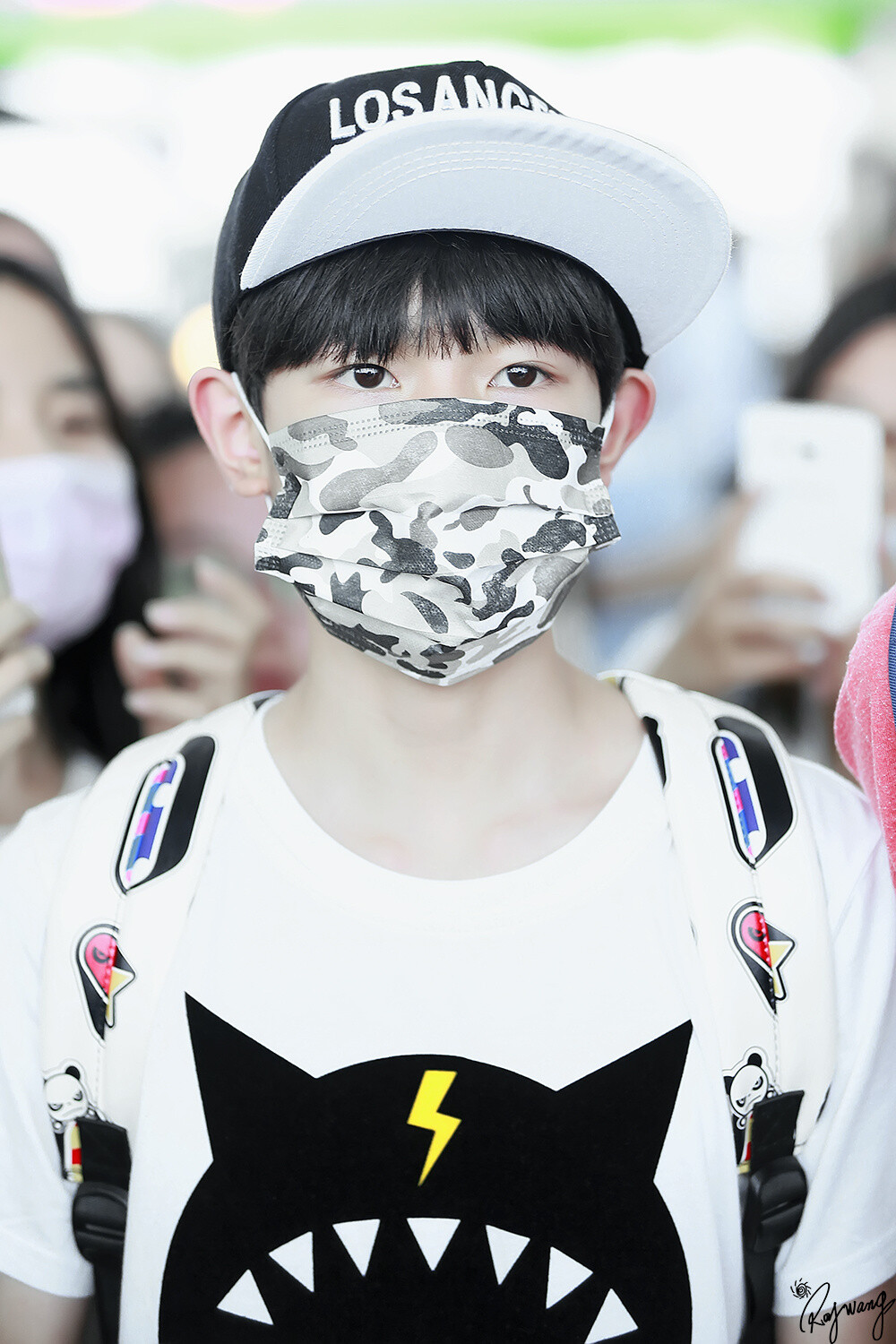 TFBOYS王源 150623 南京返重庆 cr：RoyWang1108