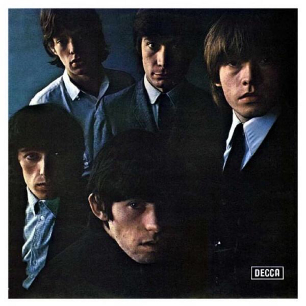 2. 'The Rolling Stones No. 2' (1965)－仍然是没有文字的封面。照片由David Bailey拍摄，这其实是前一年在美国发行的一张名叫'12x5'的专辑封面，只是名字被故意抹掉了。Brian Jones显得非常抢镜。